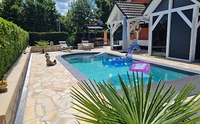 Ferienwohnung mit Pool am Rande von Dresden
